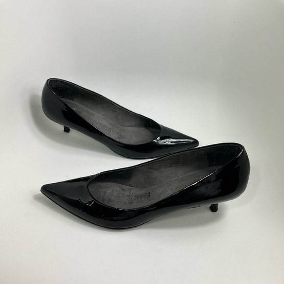 Stuart Weitzman Patent leather Pointy Toe Pumps Size 10 Narrow - Picture 1 of 8